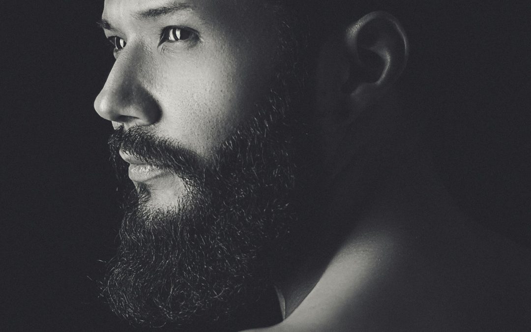 Types de poils asiatiques : conseils pour barbe saine et soignée